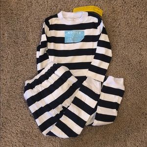 NWT Peejamas pajamas size 5T